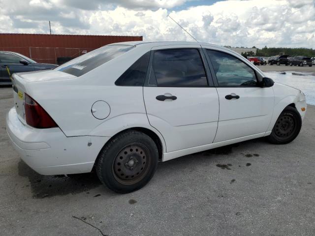 1FAFP34N67W361713 - 2007 FORD FOCUS ZX4 WHITE photo 3