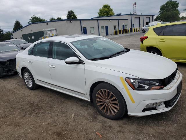 1VWBT7A31GC004212 - 2016 VOLKSWAGEN PASSAT SE თეთრი ფოტო 4