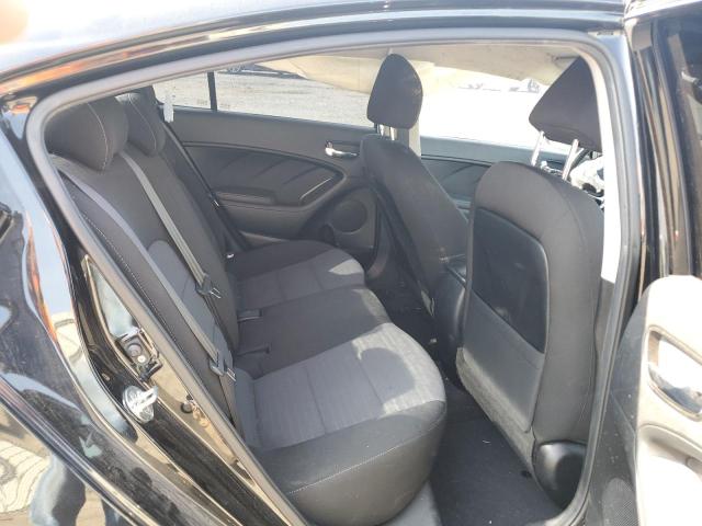 3KPFL4A77JE262885 - 2018 KIA FORTE LX BLACK photo 10