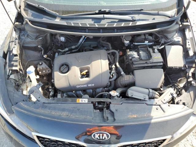 3KPFL4A77JE262885 - 2018 KIA FORTE LX BLACK photo 11