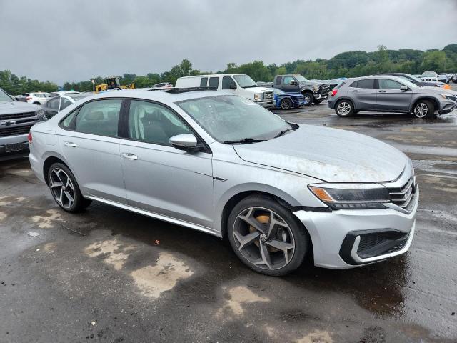 1VWMA7A3XLC027058 - 2020 VOLKSWAGEN PASSAT R-LINE Silber Foto 4