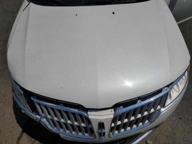 3LNHL2GC6CR802977 - 2012 LINCOLN MKZ WHITE photo 11