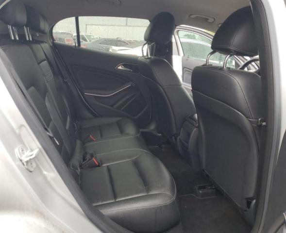 WDCTG4EBXFJ117608 - 2015 MERCEDES-BENZ GLA 250 SILVER photo 11