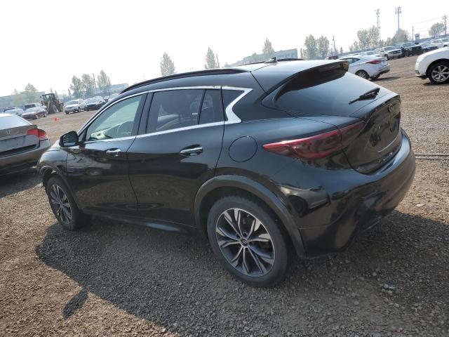 SJKCH5CR8HA023199 - 2017 INFINITI QX30 BASE 黑色 照片 2