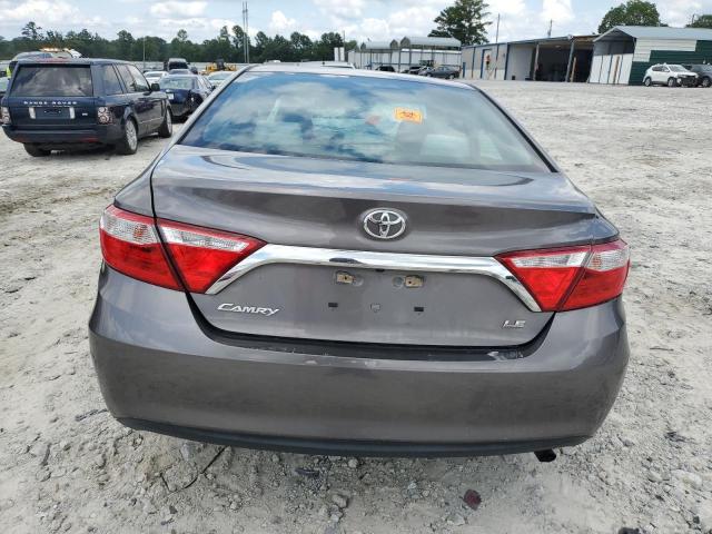 4T1BF1FK6HU431691 - 2017 TOYOTA CAMRY LE GRAY photo 6