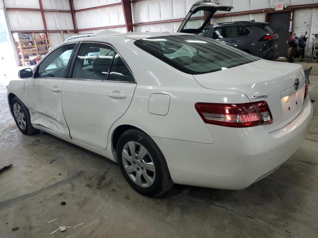 4T1BF3EK2BU640544 - 2011 TOYOTA CAMRY BASE WHITE photo 2
