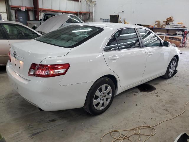 4T1BF3EK2BU640544 - 2011 TOYOTA CAMRY BASE WHITE photo 3