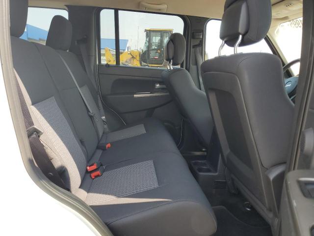 1J4PN3GK9AW150870 - 2010 JEEP LIBERTY RENEGADE WHITE photo 11