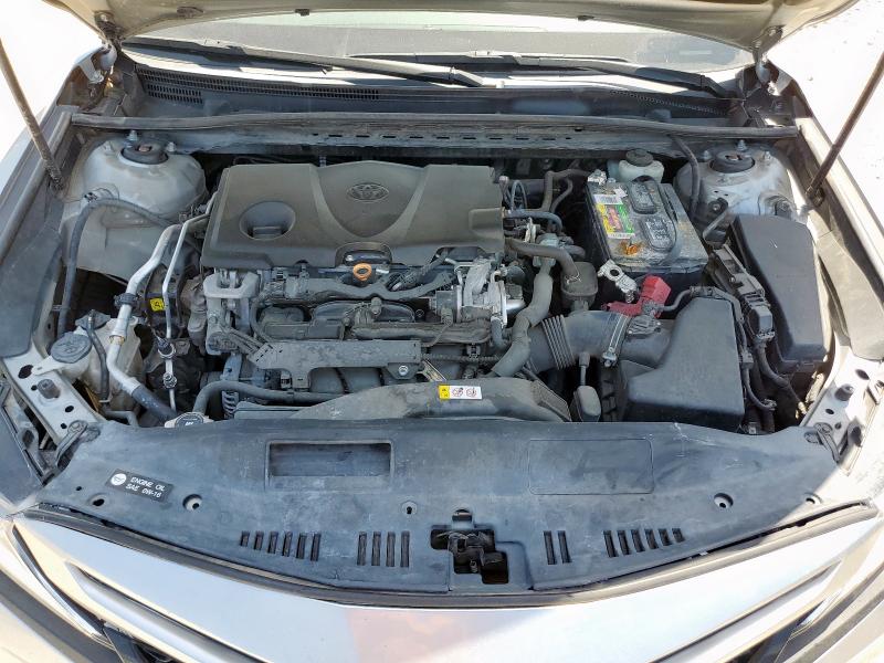 4T1C11AK8LU390886 - 2020 TOYOTA CAMRY LE SILVER photo 11