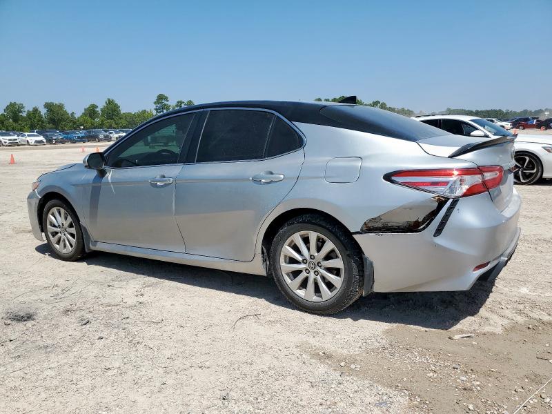 4T1C11AK8LU390886 - 2020 TOYOTA CAMRY LE SILVER photo 2