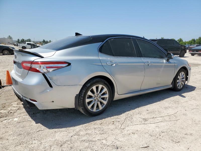 4T1C11AK8LU390886 - 2020 TOYOTA CAMRY LE SILVER photo 3