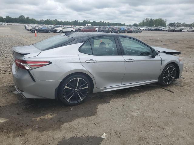 4T1B61HK3KU294956 - 2019 TOYOTA CAMRY XSE 银色 照片 3