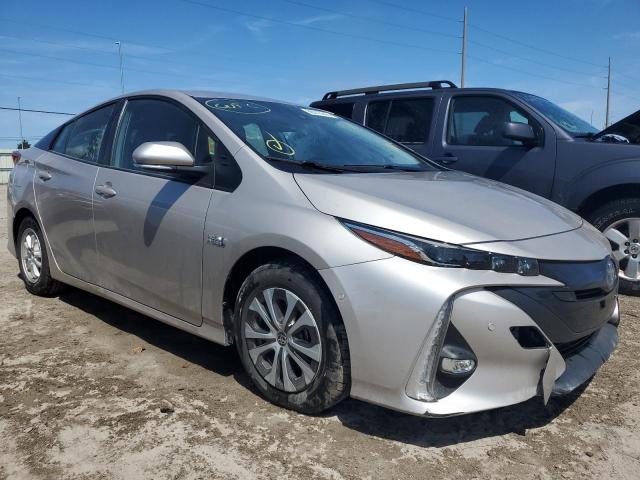 JTDKAMFPXM3190329 - 2021 TOYOTA PRIUS PRIM LE SILVER photo 4