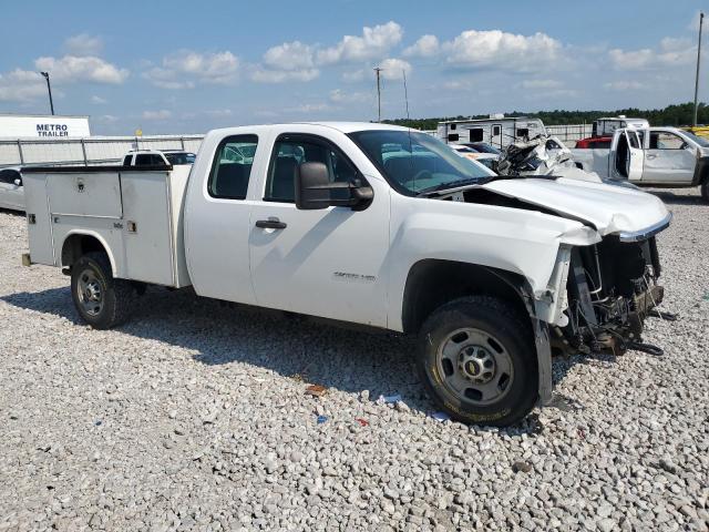 1GB2CVCGXDZ239048 - 2013 CHEVROLET SILVERADO C2500 HEAVY DUTY WHITE photo 4