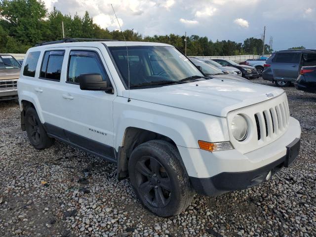 1C4NJRFB3ED858725 - 2014 JEEP PATRIOT LATITUDE WHITE photo 4