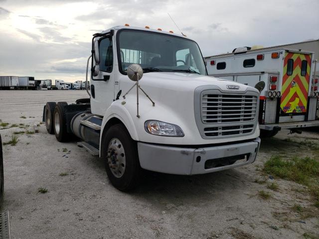 1FUJC5DV3GHHE5682 - 2016 FREIGHTLINER M2 112 MEDIUM DUTY WHITE photo 1