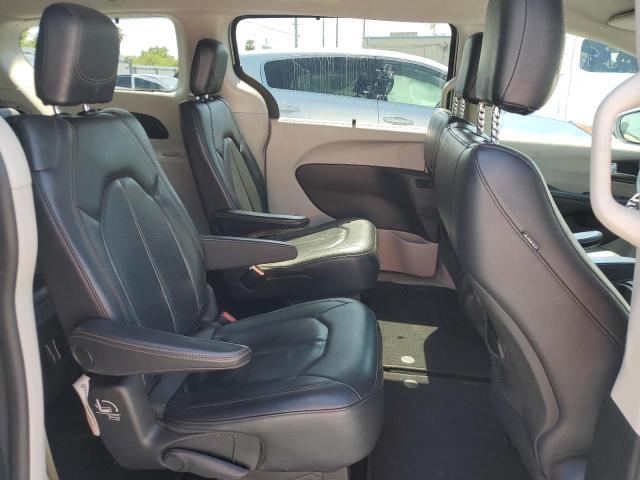 2C4RC1BG5KR561088 - 2019 CHRYSLER PACIFICA TOURING L SILVER photo 11