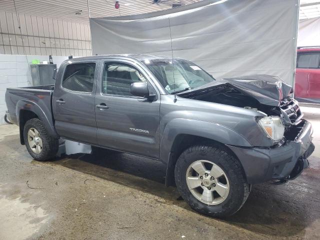 3TMLU4EN4FM191439 - 2015 TOYOTA TACOMA DOUBLE CAB Grau Foto 4