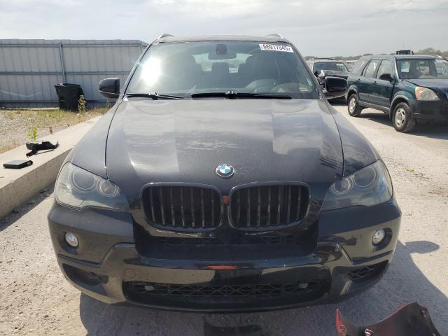 5UXFE8C54AL312497 - 2010 BMW X5 XDRIVE48I Czarny zdjęcie 5