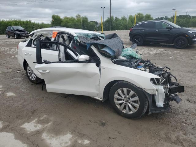 1VWAT7A34FC057660 - 2015 VOLKSWAGEN PASSAT S WHITE photo 4