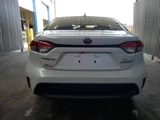 JTDBCMFE7R3048438 - 2024 TOYOTA COROLLA LE თეთრი ფოტო 6