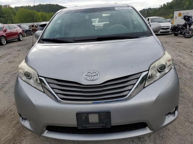 5TDYK3DC9CS274026 - 2012 TOYOTA SIENNA XLE SILVER photo 5