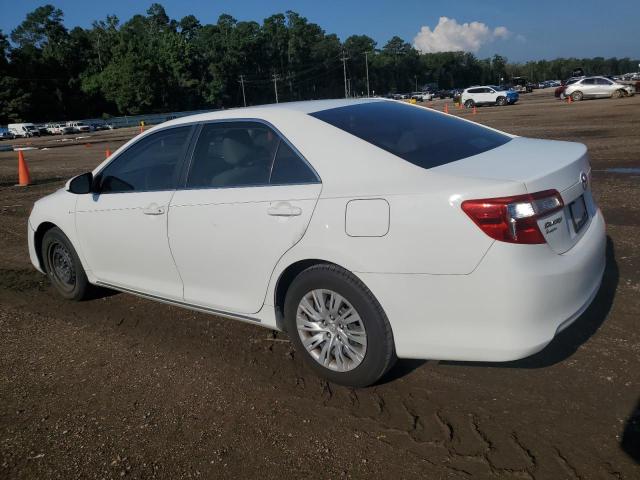 4T4BF1FK0DR279763 - 2013 TOYOTA CAMRY L WHITE photo 2