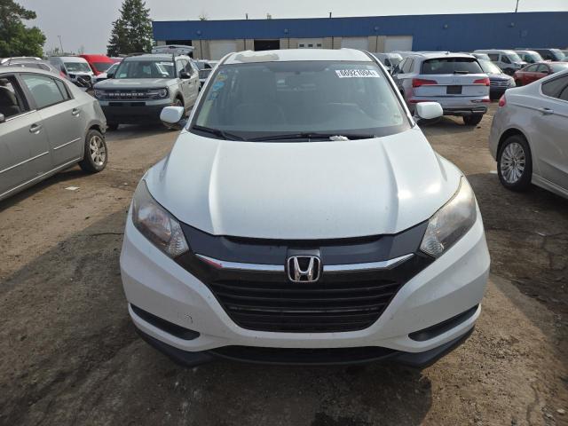 3CZRU6H33GM766870 - 2016 HONDA HR-V LX WHITE photo 5