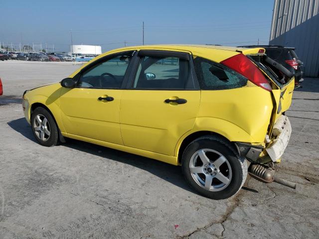3FAFP37N85R108016 - 2005 FORD FOCUS ZX5 YELLOW photo 2