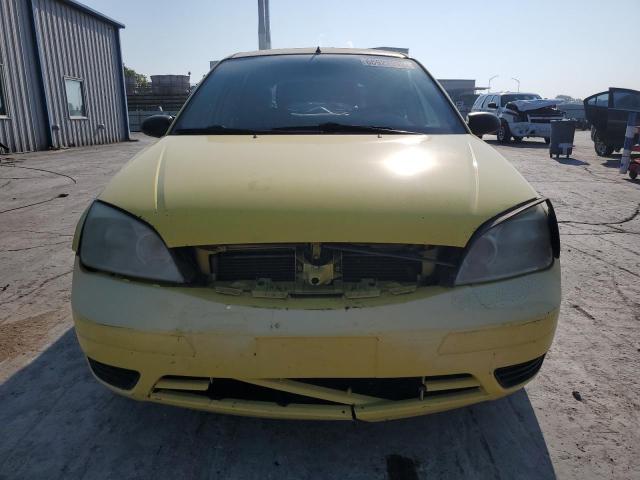 3FAFP37N85R108016 - 2005 FORD FOCUS ZX5 YELLOW photo 5