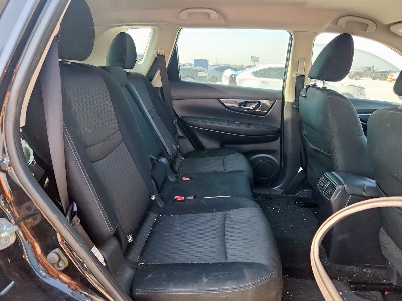 KNMAT2MT7JP522645 - 2018 NISSAN ROGUE S შავი ფოტო 11