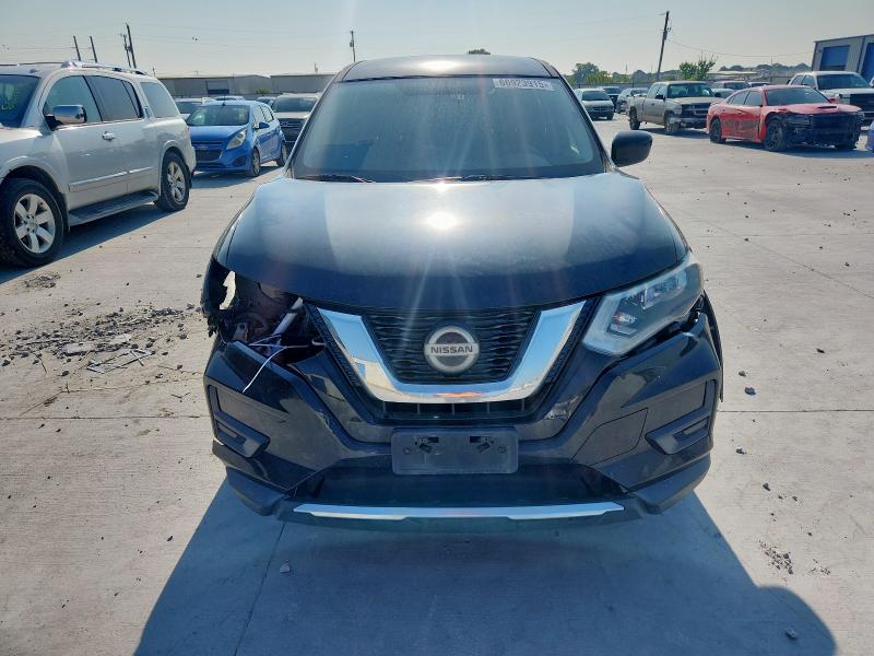 KNMAT2MT7JP522645 - 2018 NISSAN ROGUE S შავი ფოტო 5