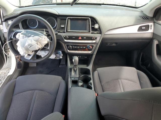 5NPE24AF0KH755228 - 2019 HYUNDAI SONATA SE WHITE photo 8