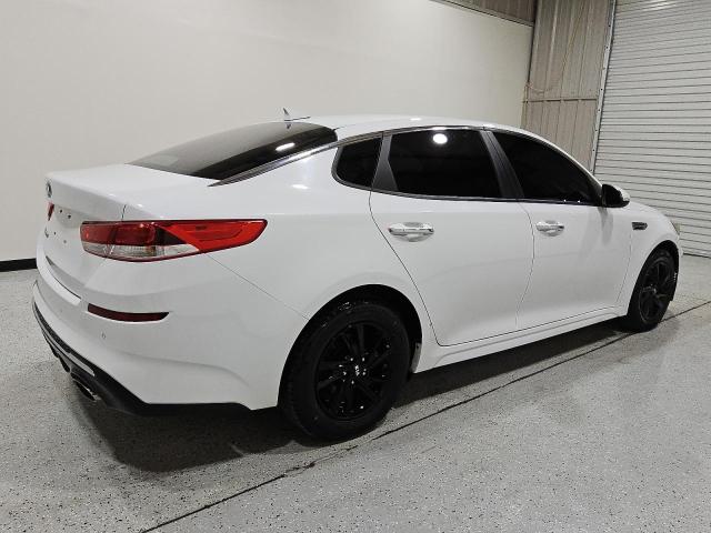 5XXGT4L38KG345975 - 2019 KIA OPTIMA LX Biały zdjęcie 3