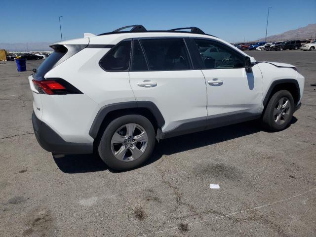 2T3W1RFV8PW243124 - 2023 TOYOTA RAV4 XLE WHITE photo 3