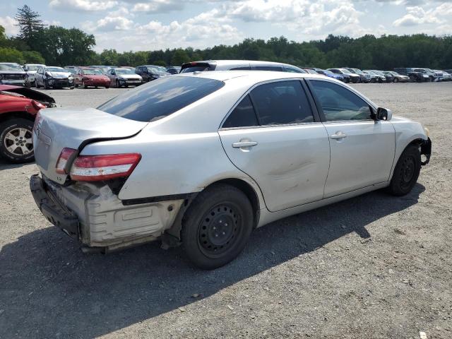 4T1BF3EK2AU052934 - 2010 TOYOTA CAMRY BASE SILVER photo 3