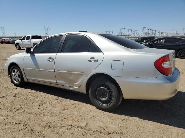 4T1BE32K62U090711 - 2002 TOYOTA CAMRY LE SILVER photo 2