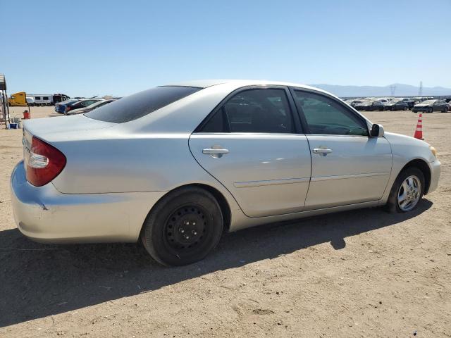4T1BE32K62U090711 - 2002 TOYOTA CAMRY LE SILVER photo 3