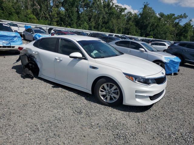 5XXGT4L32JG235924 - 2018 KIA OPTIMA LX أبيض صورة 4