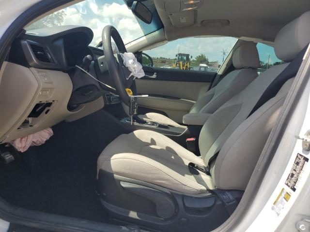 5XXGT4L32JG235924 - 2018 KIA OPTIMA LX أبيض صورة 7