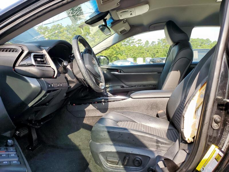 4T1B11HK1JU596694 - 2018 TOYOTA CAMRY L BLACK photo 7