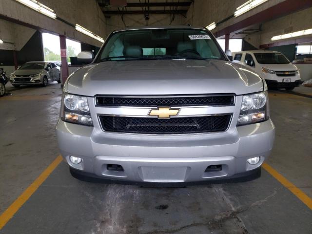 1GNSCJE08ER214002 - 2014 CHEVROLET SUBURBAN C1500 LT SILVER photo 5