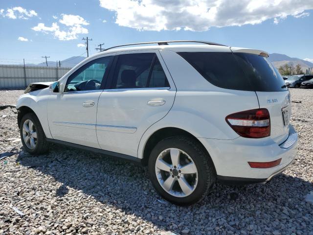 4JGBB8GB0BA657379 - 2011 MERCEDES-BENZ ML 350 4MATIC WHITE photo 2