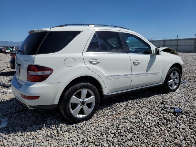 4JGBB8GB0BA657379 - 2011 MERCEDES-BENZ ML 350 4MATIC WHITE photo 3