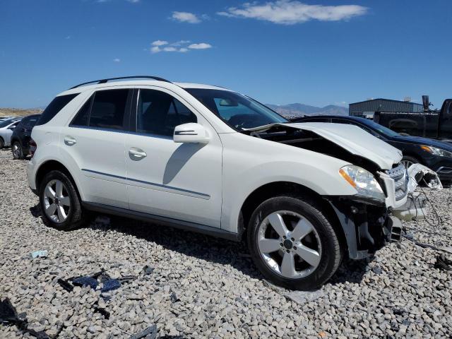 4JGBB8GB0BA657379 - 2011 MERCEDES-BENZ ML 350 4MATIC WHITE photo 4