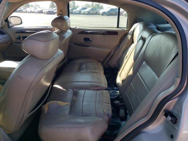 1LNHM81W51Y684700 - 2001 LINCOLN TOWN CAR EXECUTIVE TAN photo 10