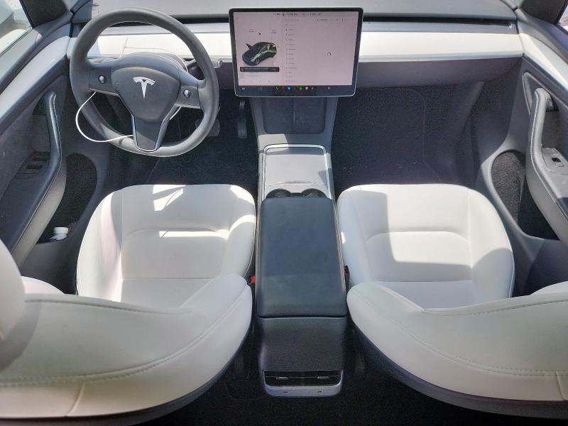 7SAYGDEE5RA255185 - 2024 TESLA MODEL Y 白色 照片 8