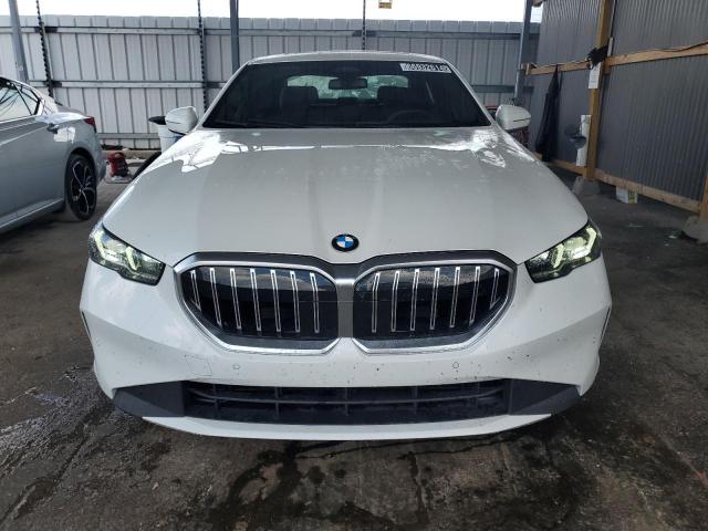 WBA43FJ02RCR71729 - 2024 BMW 530 I WHITE photo 5