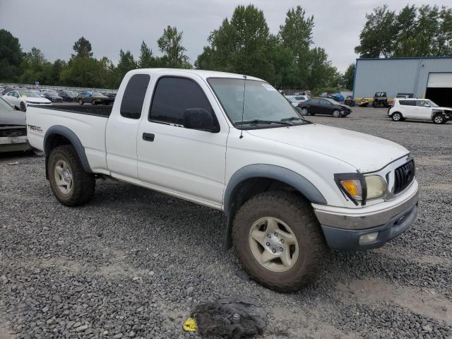 5TEWN72NX2Z124759 - 2002 TOYOTA TACOMA XTRACAB WHITE photo 4