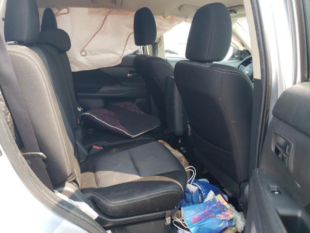 JA4AD3A30GZ002172 - 2016 MITSUBISHI OUTLANDER SE 银色 照片 10